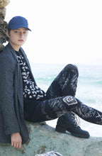 Load image into Gallery viewer, Zohara "The Long And Winding Road" Black Print Tights