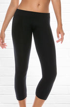 Load image into Gallery viewer, Control Body 610253 3/4 Length Sports Leggings Nero
