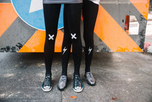 Load image into Gallery viewer, Zohara &quot;Electric Feel&quot; Silver Print Tights
